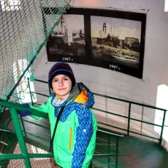 Ile schodów w latarni morskiej w Kołobrzegu? Trudna wspinaczka, niesamowity widok!