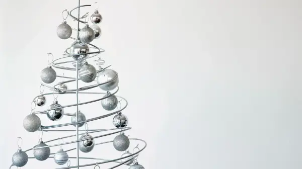 Choinka stelaż z drutu: Pomysły na nietypowe choinki DIY